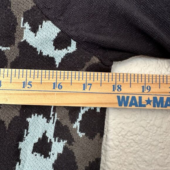 Romeo & Juliet Womens Top Knit Animal Print Long Sleeve M EUC - Picture 5 of 6